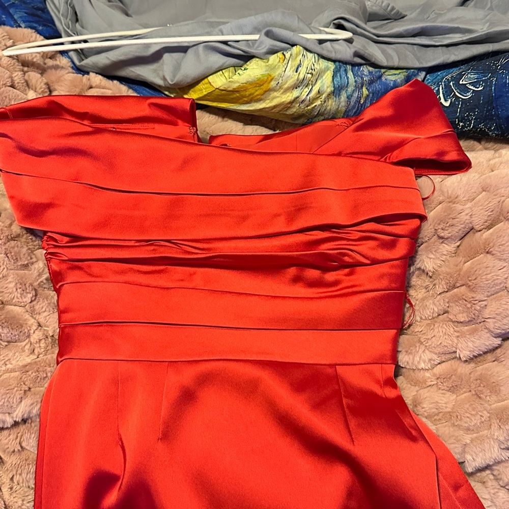 Kay Unger NWOT Vibrant Red off shoulder Dress